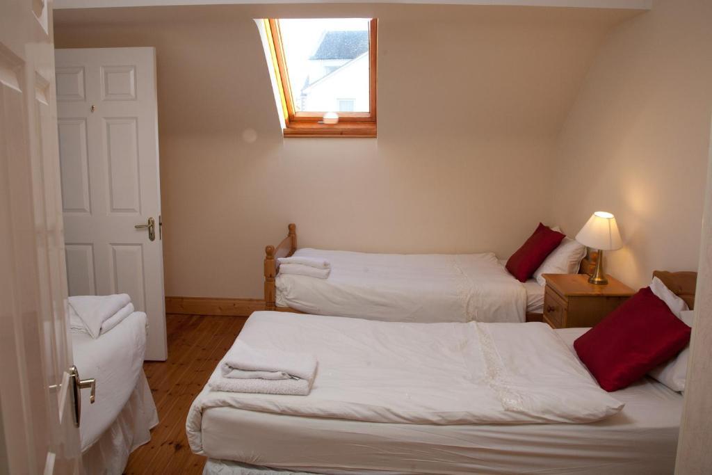Ceol Na Mara Holiday Homes - Cois Tra & Cor Na Dtonn エニスクロン 部屋 写真