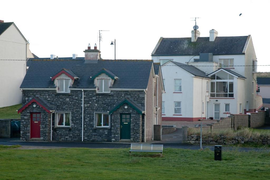 Ceol Na Mara Holiday Homes - Cois Tra & Cor Na Dtonn エニスクロン 部屋 写真